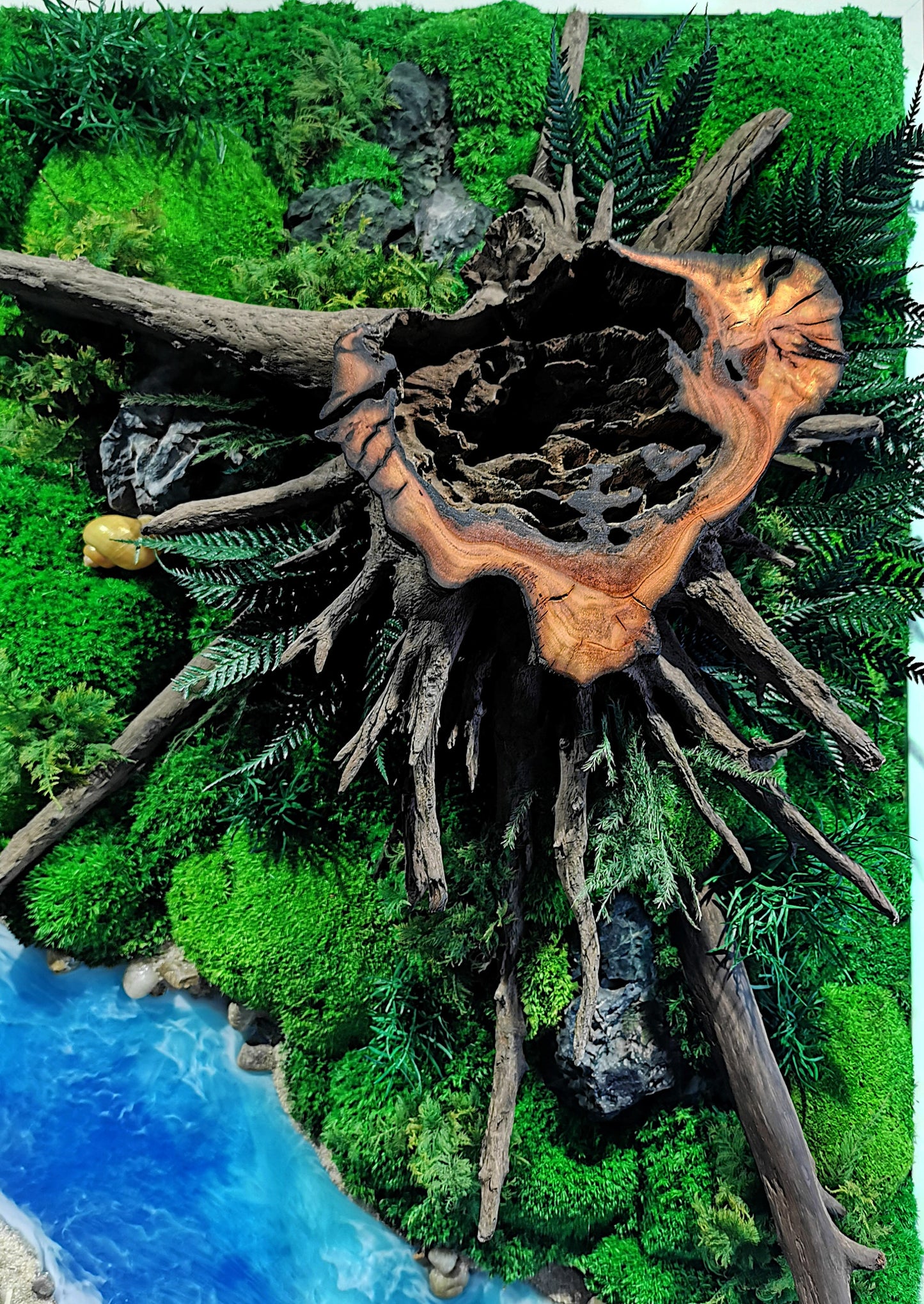 Handgefertigtes Moosbild "Forest River" Waldbild mit Wurzeln & Flusselementen