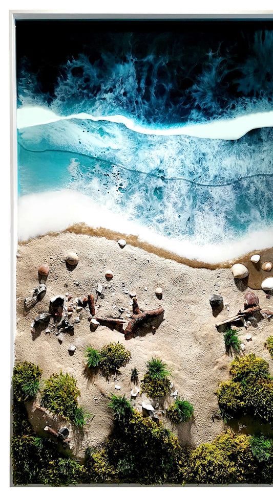 Maritimes Moosbild Ostsee – Küstenlandschaft mit Epoxidharz und einzigartiger Naturmaterialien.