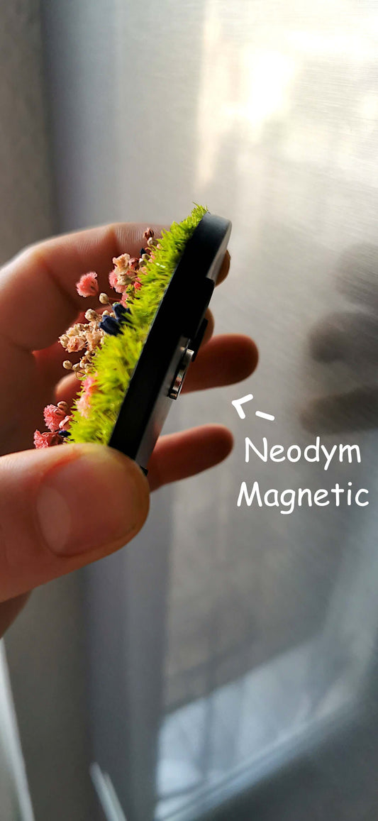 Detail of magnetic 'Spring Vibes' dried flower art with neodymium magnet, showcasing vibrant colors and craftsmanship.