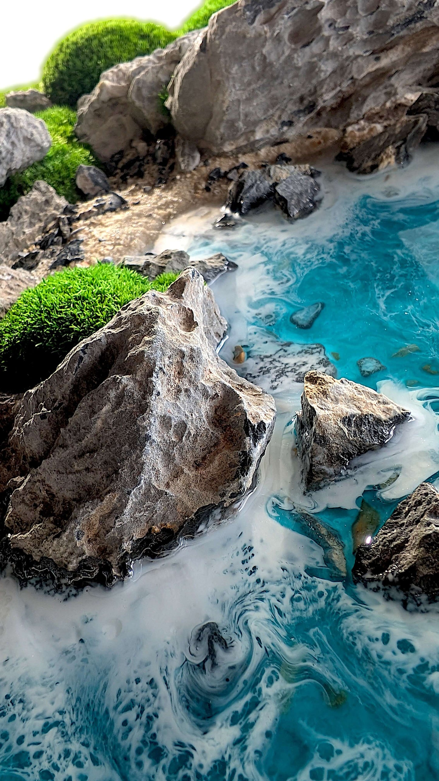 Moosbild Kunst "New Zealand" Ozeanbild mit echten Steinen - detailreiche Küstenlandschaft mit Moos und Steinen